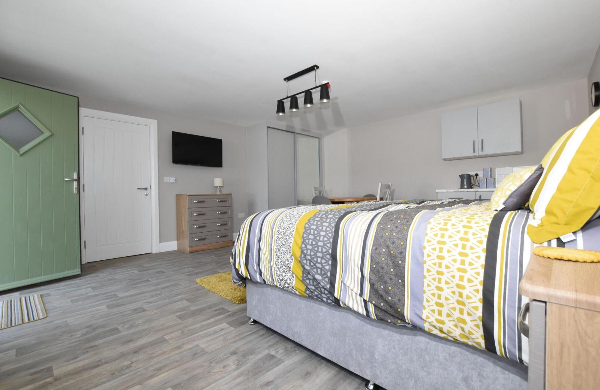 Homestead Hillsborough Guest Rooms Phòng bức ảnh